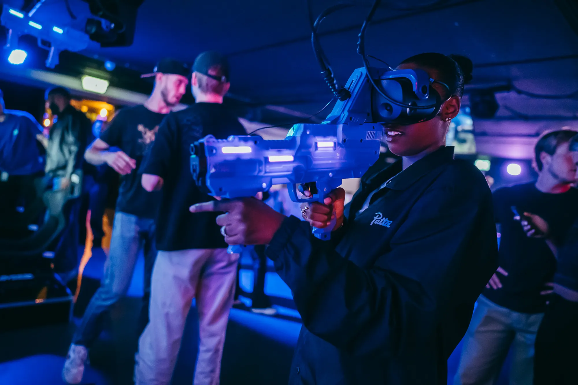 Kerstborrel in Amsterdam met iets te doen erbij — A'DAM VR