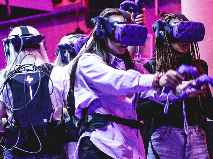 A'DAM VR FREE ROAMING