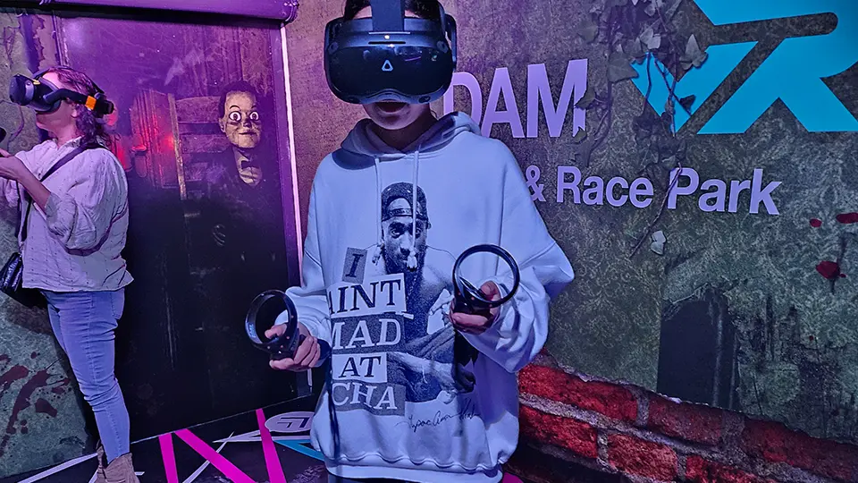 A'DAM VR Game & Race Park Arcade VR Escape Room Dolls Room