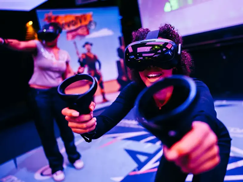 A'DAM_VR Arcade game revolvr3 free body VR-shooter