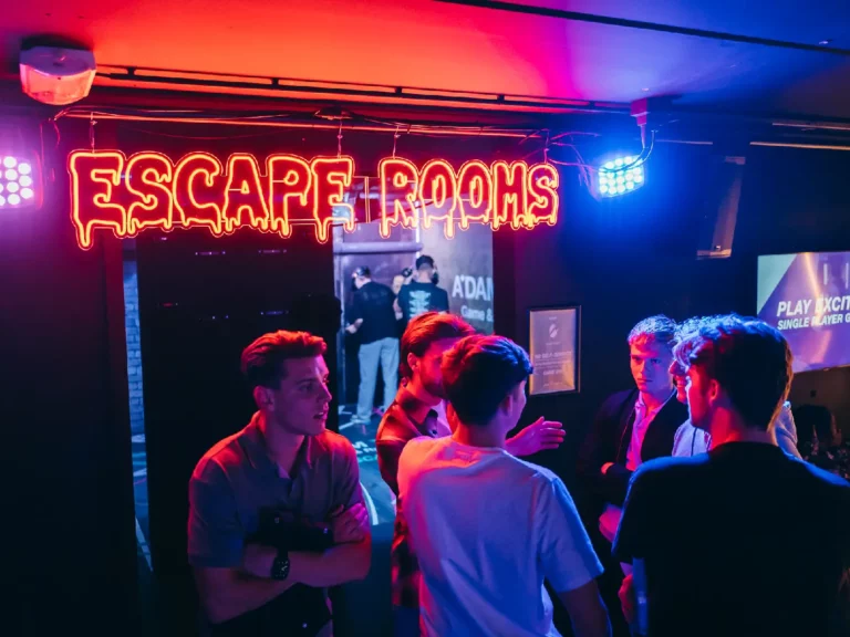Pharaoh's Curse VR Escape Room A'DAM VR Game Race Park in Amsterdam