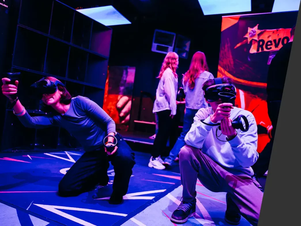 VR Vrijgezellenfeest voor mannen en vrouwen ADAM-VR Game Race Park Amsterdam